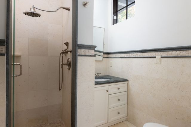 18 Middlesex St, Winchester, MA 01890