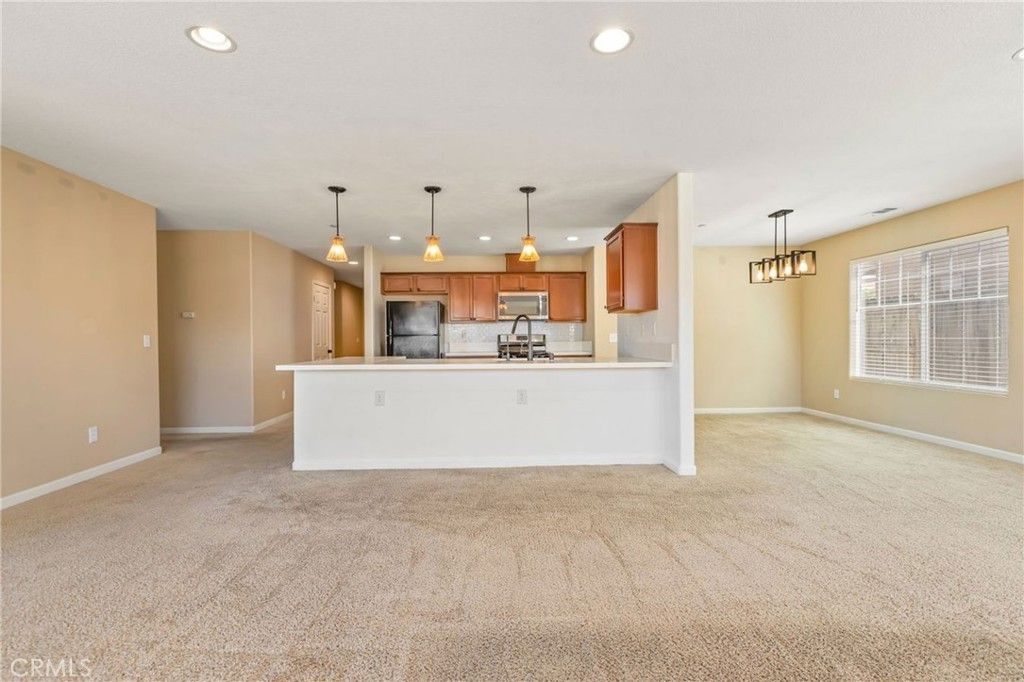 Image 4 of property listing at 810 Sebastian Court, San Miguel, CA 93451