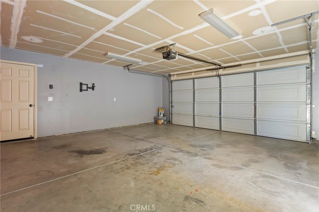Image 8 of property listing at 810 Sebastian Court, San Miguel, CA 93451