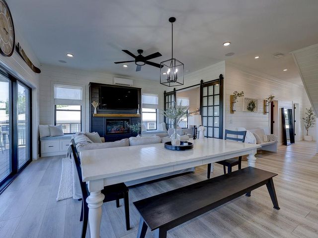 22516 Felicia DR, Spicewood, TX 78669