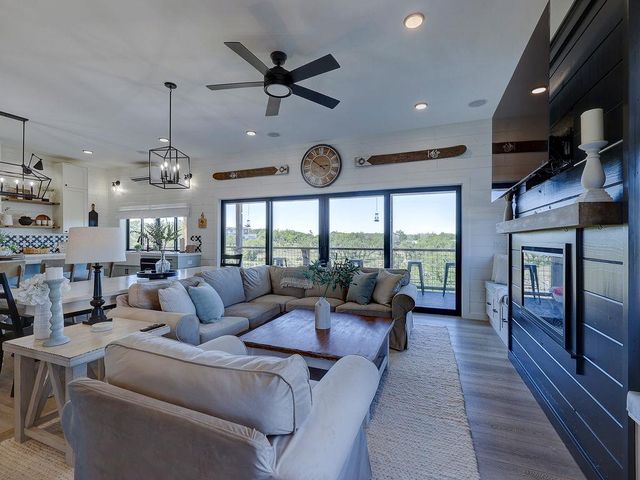 22516 Felicia DR, Spicewood, TX 78669