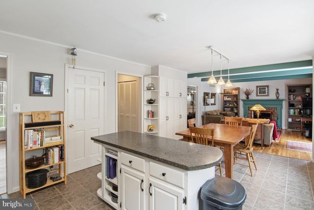 4 SCOTTSDALE CT, Lutherville Timonium, MD 21093