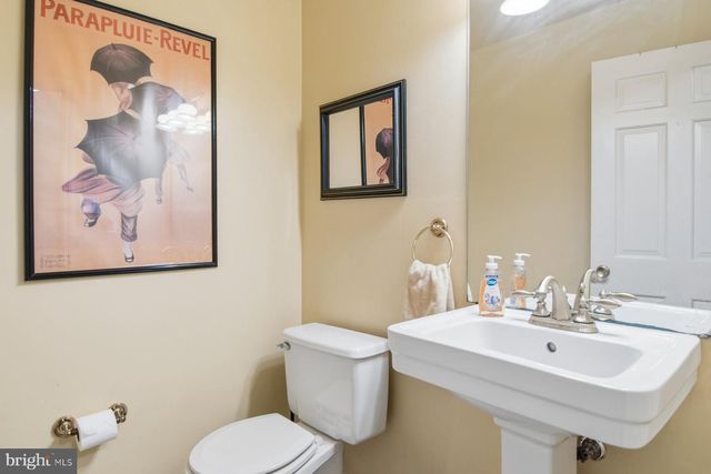4 SCOTTSDALE CT, Lutherville Timonium, MD 21093