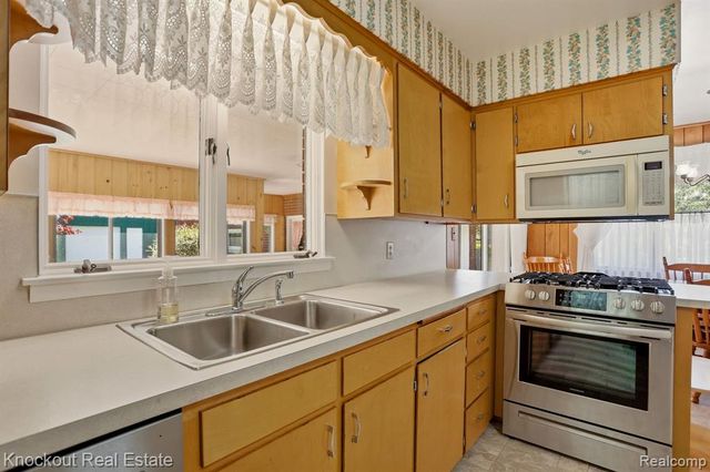 275 S Airport Road, Saginaw, MI 48601