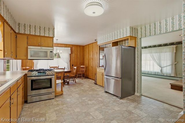 275 S Airport Road, Saginaw, MI 48601
