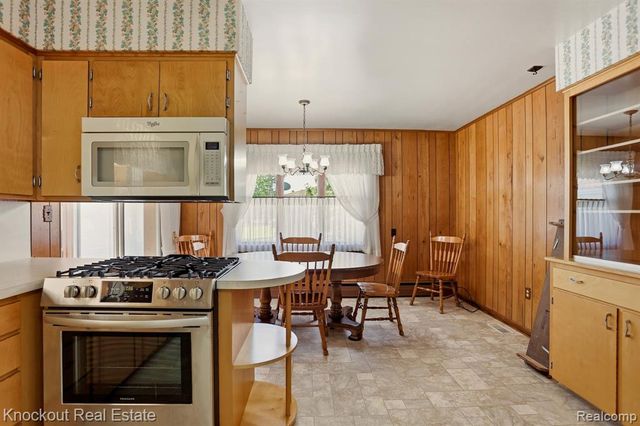 275 S Airport Road, Saginaw, MI 48601