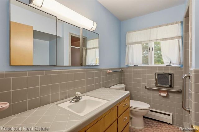 275 S Airport Road, Saginaw, MI 48601