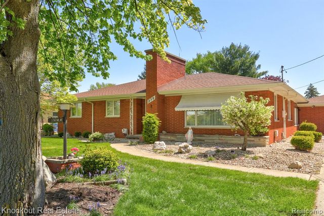 275 S Airport Road, Saginaw, MI 48601