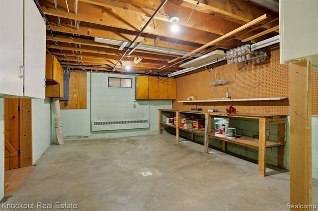 275 S Airport Road, Saginaw, MI 48601