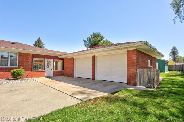 275 S Airport Road, Saginaw, MI 48601