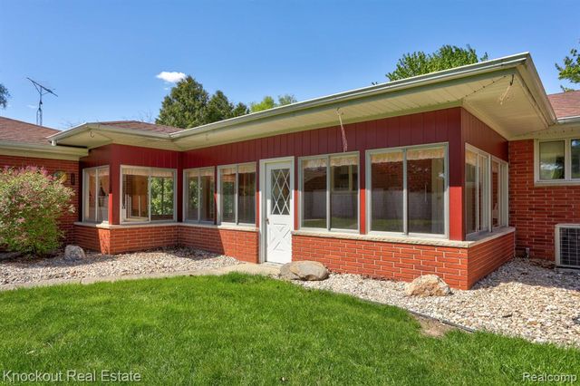 275 S Airport Road, Saginaw, MI 48601