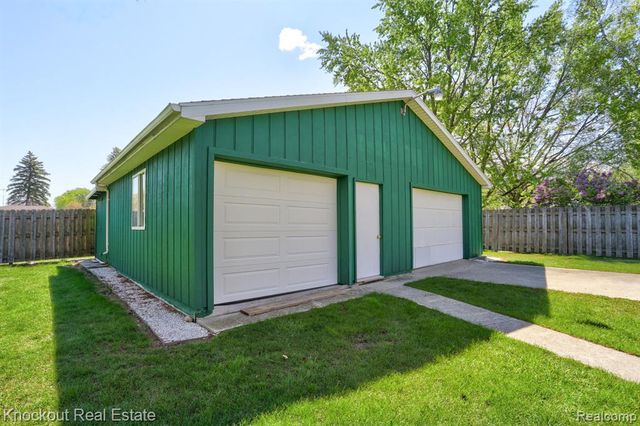 275 S Airport Road, Saginaw, MI 48601