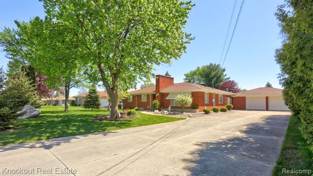 275 S Airport Road, Saginaw, MI 48601