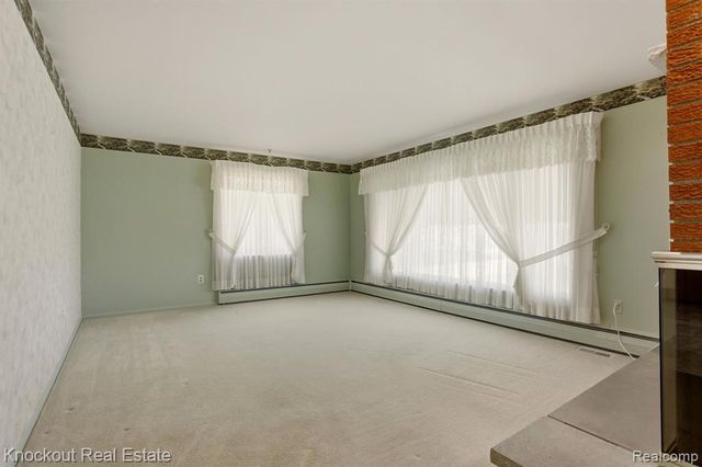275 S Airport Road, Saginaw, MI 48601