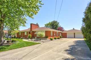 275 S Airport Road, Saginaw, MI 48601