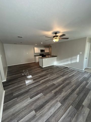 496 Canvas Court, Crowley, TX 76036