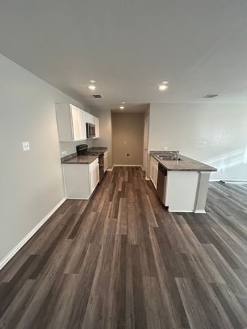 496 Canvas Court, Crowley, TX 76036