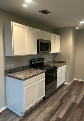 496 Canvas Court, Crowley, TX 76036