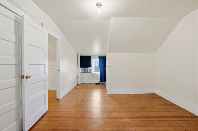 8010 3rd Avenue, Detroit City, MI 48202