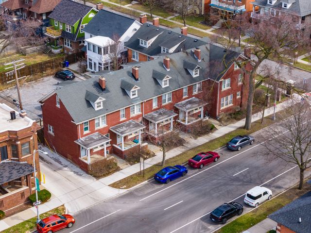 8010 3rd Avenue, Detroit City, MI 48202