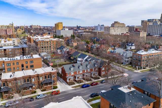 8010 3rd Avenue, Detroit City, MI 48202