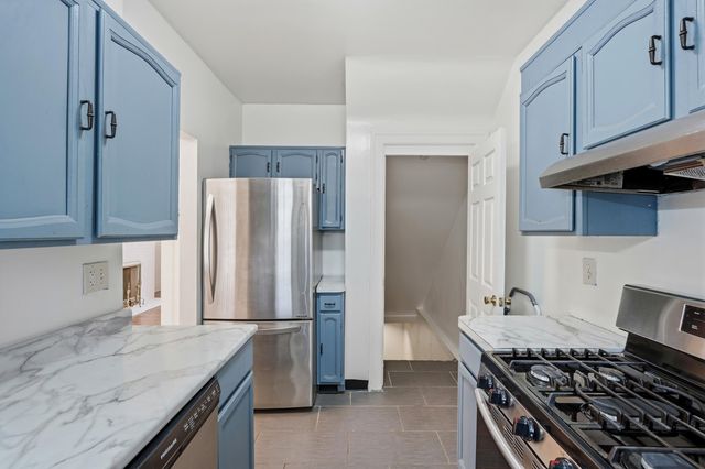 8010 3rd Avenue, Detroit City, MI 48202