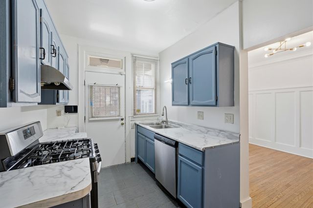 8010 3rd Avenue, Detroit City, MI 48202