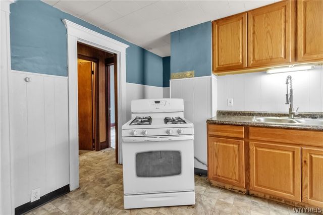 99 Henrietta Avenue, Buffalo, NY 14207