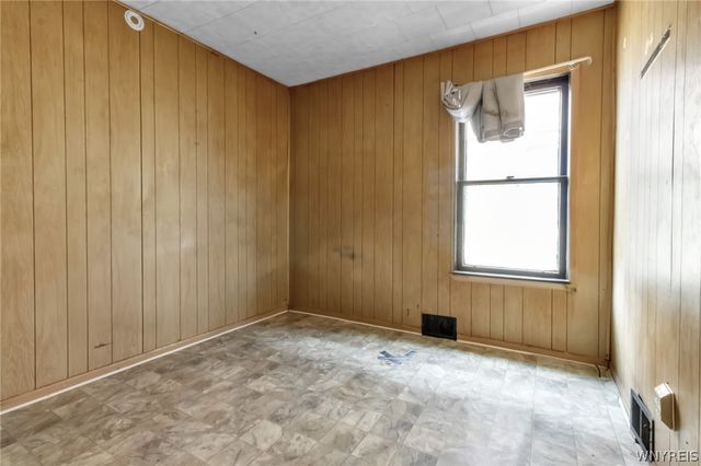 99 Henrietta Avenue, Buffalo, NY 14207