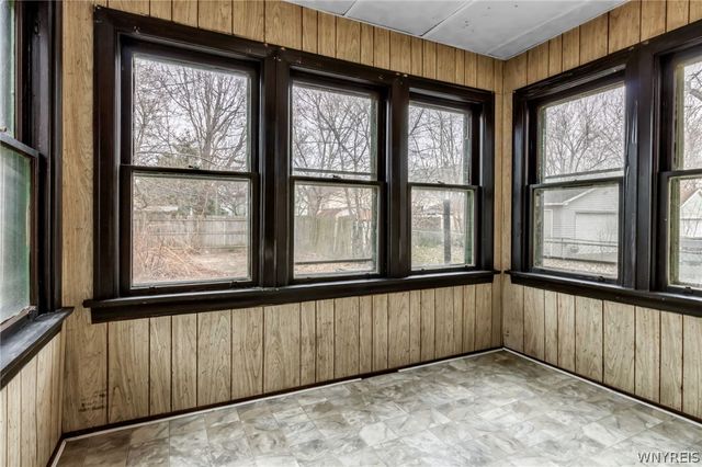 99 Henrietta Avenue, Buffalo, NY 14207