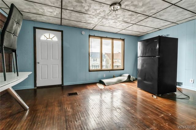 99 Henrietta Avenue, Buffalo, NY 14207