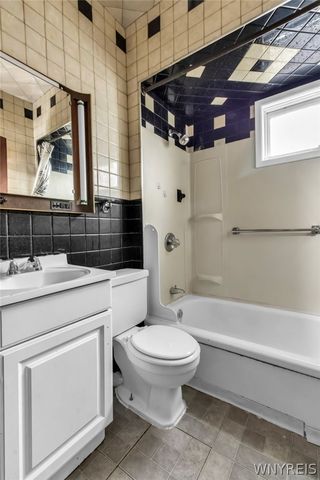 99 Henrietta Avenue, Buffalo, NY 14207