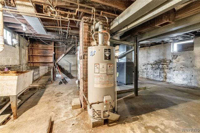 99 Henrietta Avenue, Buffalo, NY 14207