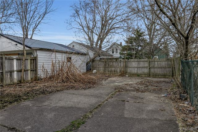 99 Henrietta Avenue, Buffalo, NY 14207