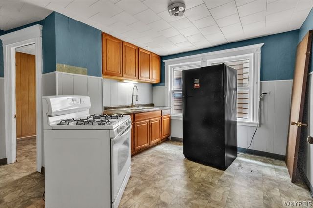 99 Henrietta Avenue, Buffalo, NY 14207