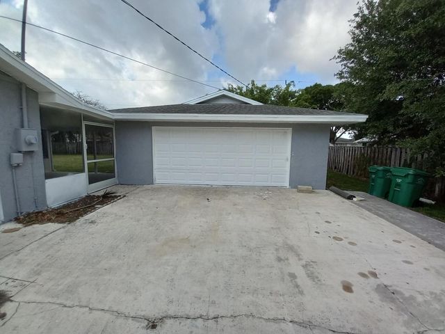 1862 SW Burlington Street SW, Port St. Lucie, FL 34984