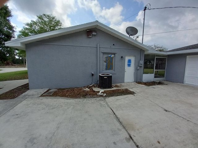 1862 SW Burlington Street SW, Port St. Lucie, FL 34984