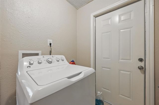1426 Oakbrook Street, Lancaster, TX 75134