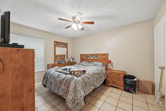 1426 Oakbrook Street, Lancaster, TX 75134