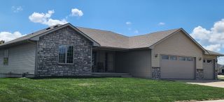 1415 Lake Shore Circle SE, Altoona, IA 50009