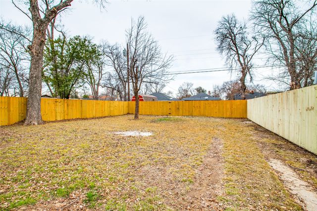 619 Pembroke Avenue, Dallas, TX 75208