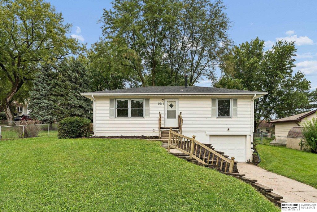 1411 Bryan Avenue, Bellevue, NE 68005