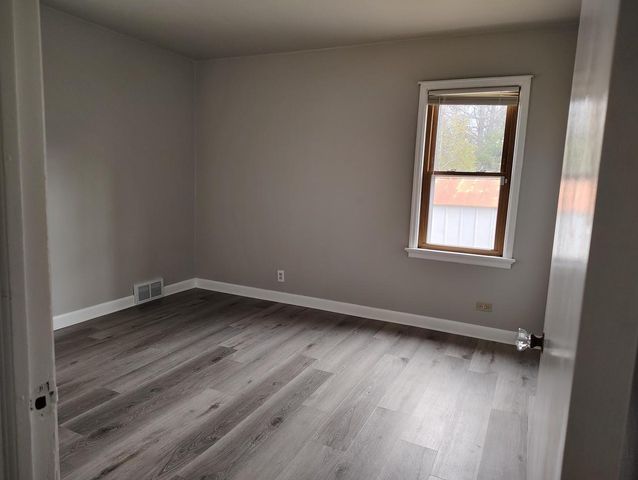 5270 N 58th STREET, Milwaukee, WI 53218