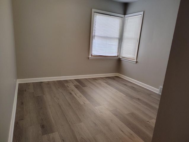 5270 N 58th STREET, Milwaukee, WI 53218