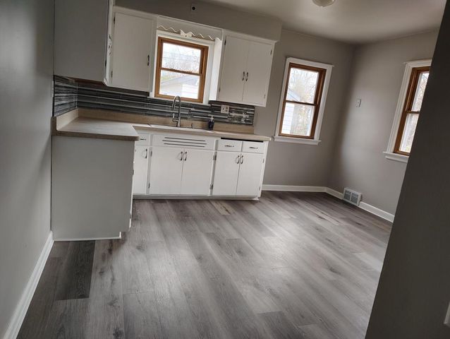 5270 N 58th STREET, Milwaukee, WI 53218