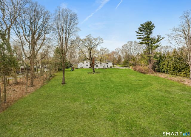 3050 Bronson Road, Fairfield, CT 06824