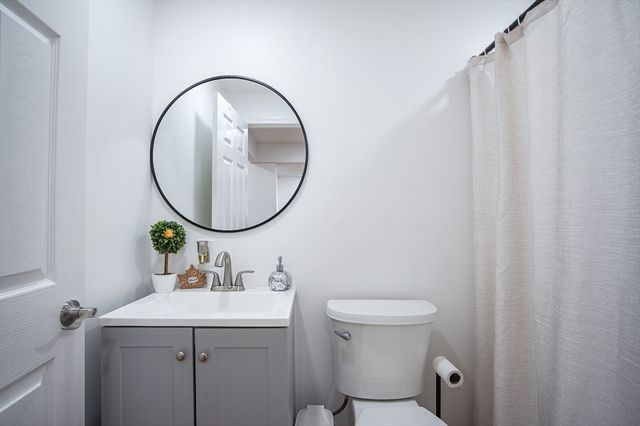 70 S Tallyho Dr 70, Springfield, MA 01118