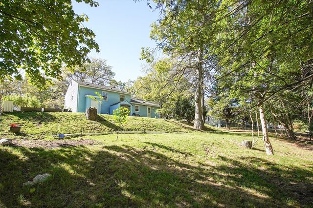 70 S Tallyho Dr 70, Springfield, MA 01118