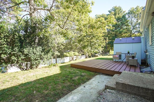 70 S Tallyho Dr 70, Springfield, MA 01118