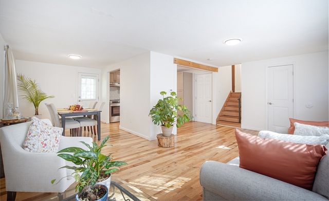 70 S Tallyho Dr 70, Springfield, MA 01118